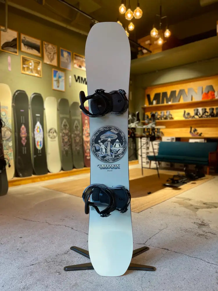 The B-Rage 2025 158 Snowboard