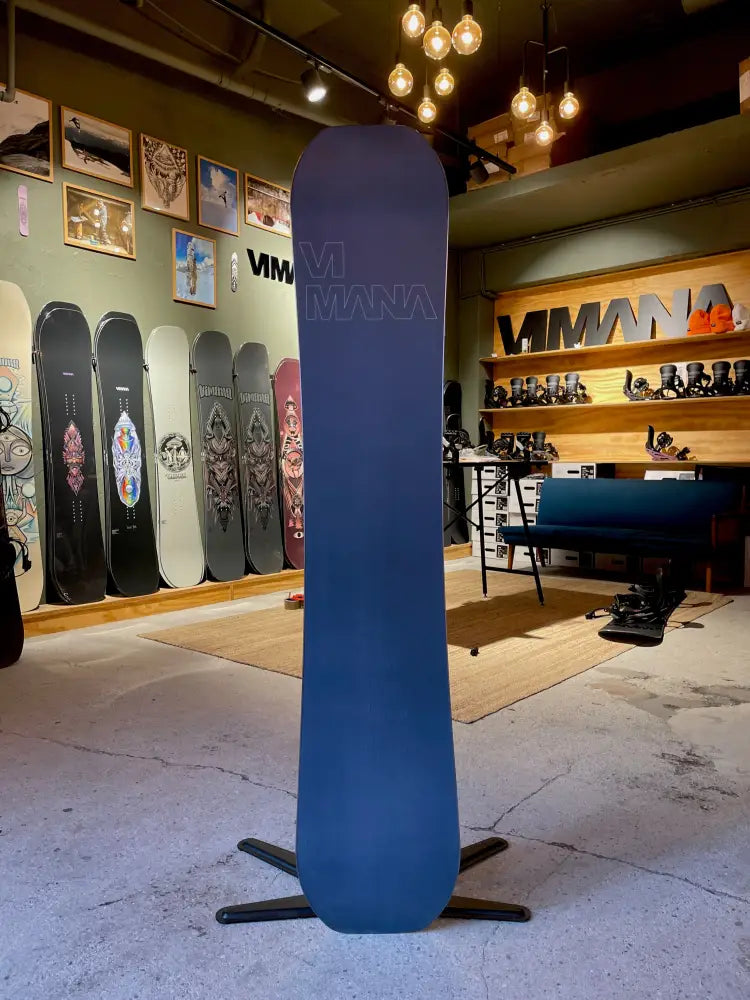 The Continental Twin V4 Snowboard